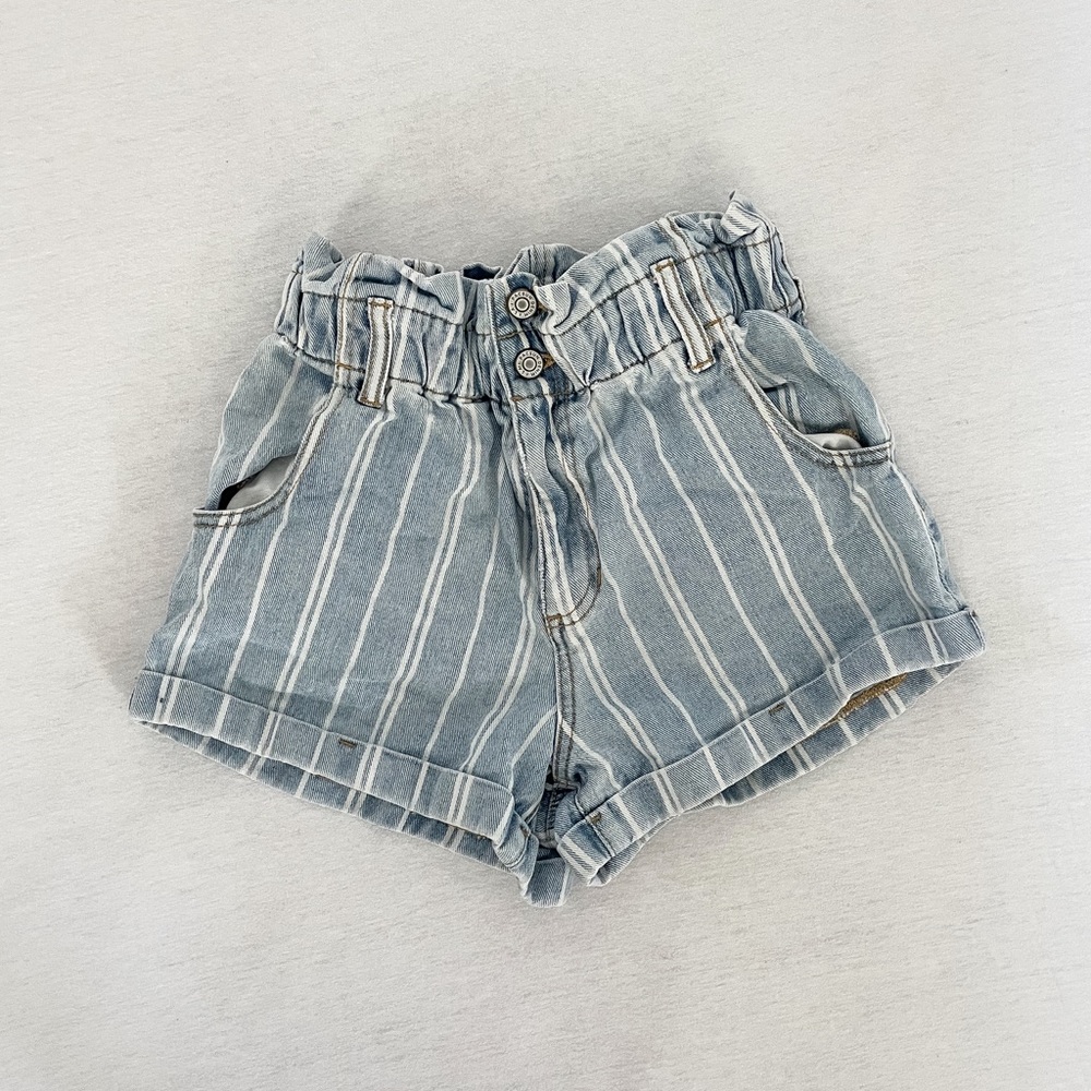 Pacsun mom shorts size small!